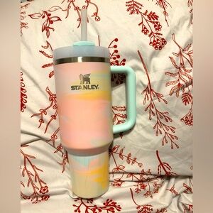 SOLD‼️‼️Warm serene 40oz Stanley